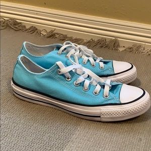 Turquoise low top converse